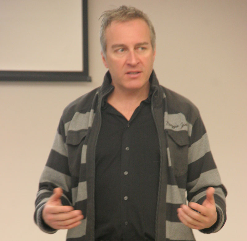 Dr Denis Doré