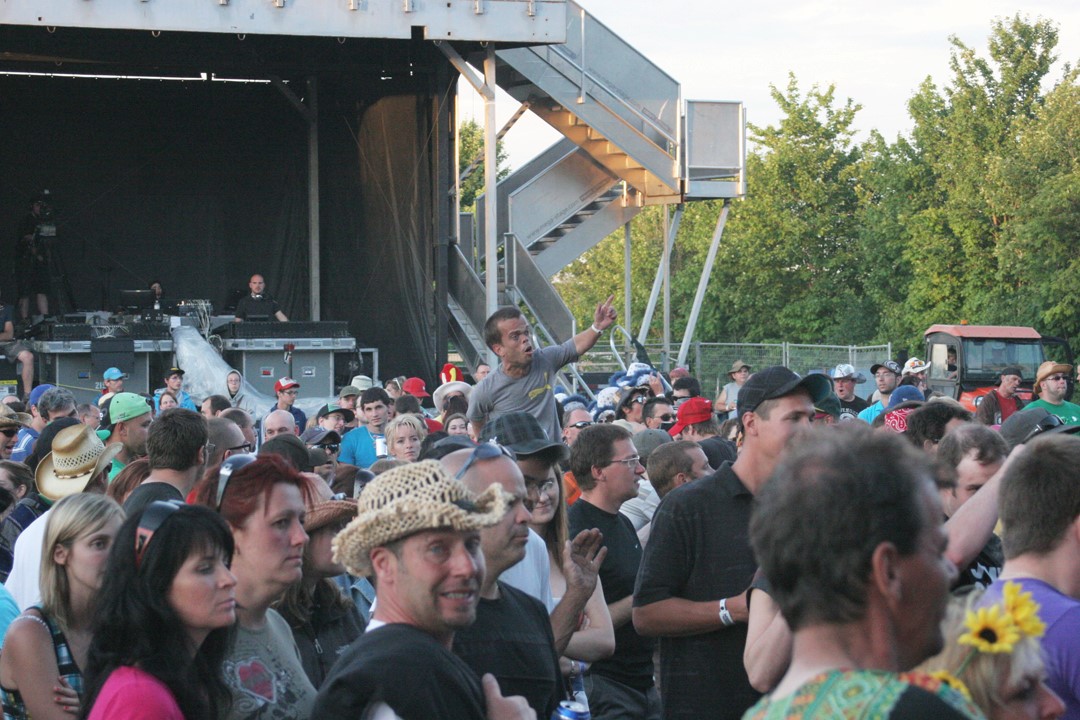 Cayouchye foule