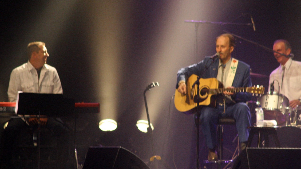 Accompagné de ses bons musiciens, il a offert comme promis son spectacle en dépit de ses ennuis de santé.