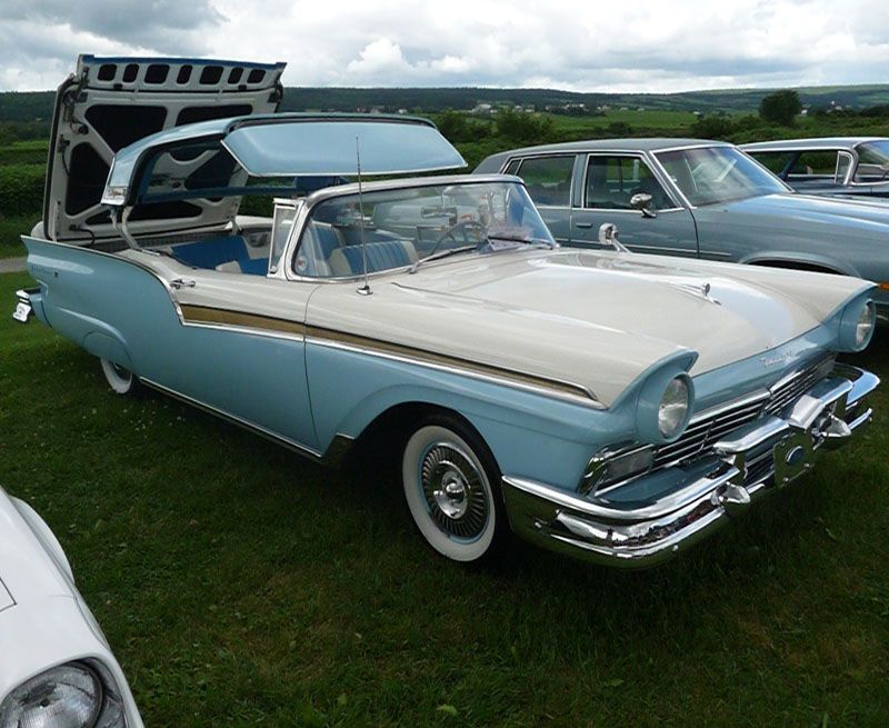 Exposition d'automobiles Saint-Joseph