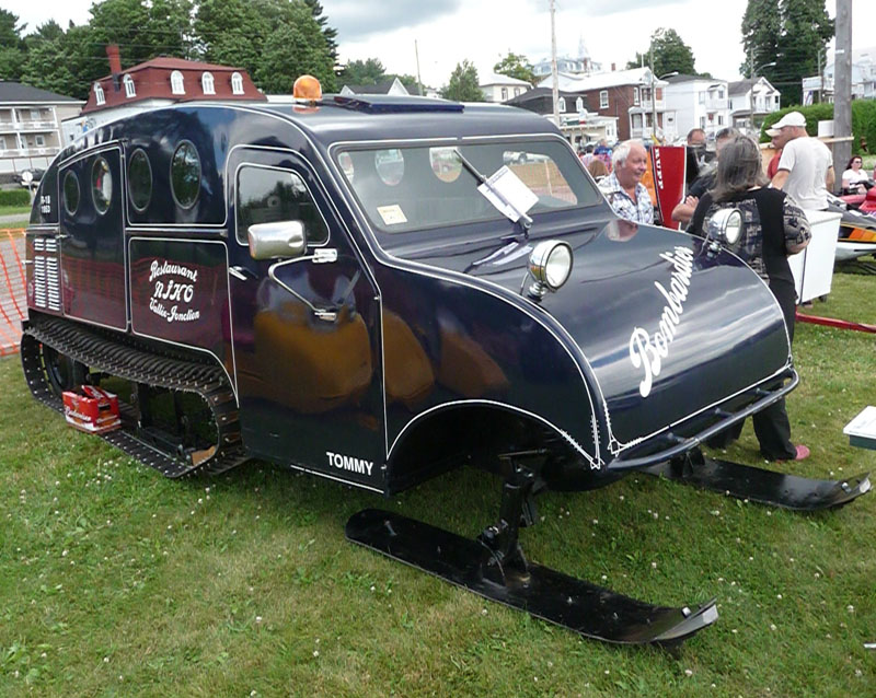 Exposition d'automobiles Saint-Joseph