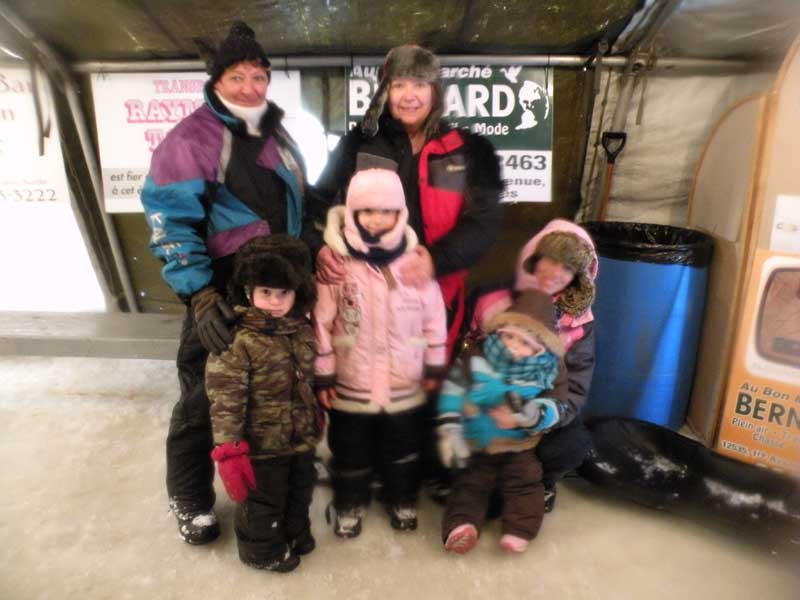 Aline Veilleux, Bianka Perreault et Ghyslaine Paquet participent à ce festival pour la première année et elles y ont emmené leurs trois enfants, dont la plus jeune est âgée de seulement 20 mois.