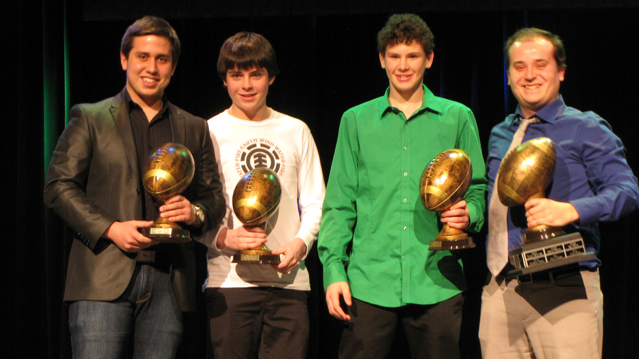 D'autres joueurs honorés pendant la soirée.