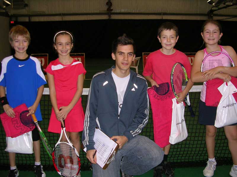 Voici une photo de l'équipe gagnante d'un tournoi disputé le 8 novembre dernier. Il s'agit de Nicholas Marchand et Emma Gormann (Québec), Alexandre Cloutier (responsable du tournoi) Thomas Poirier et Annabel Roy (Beauce).