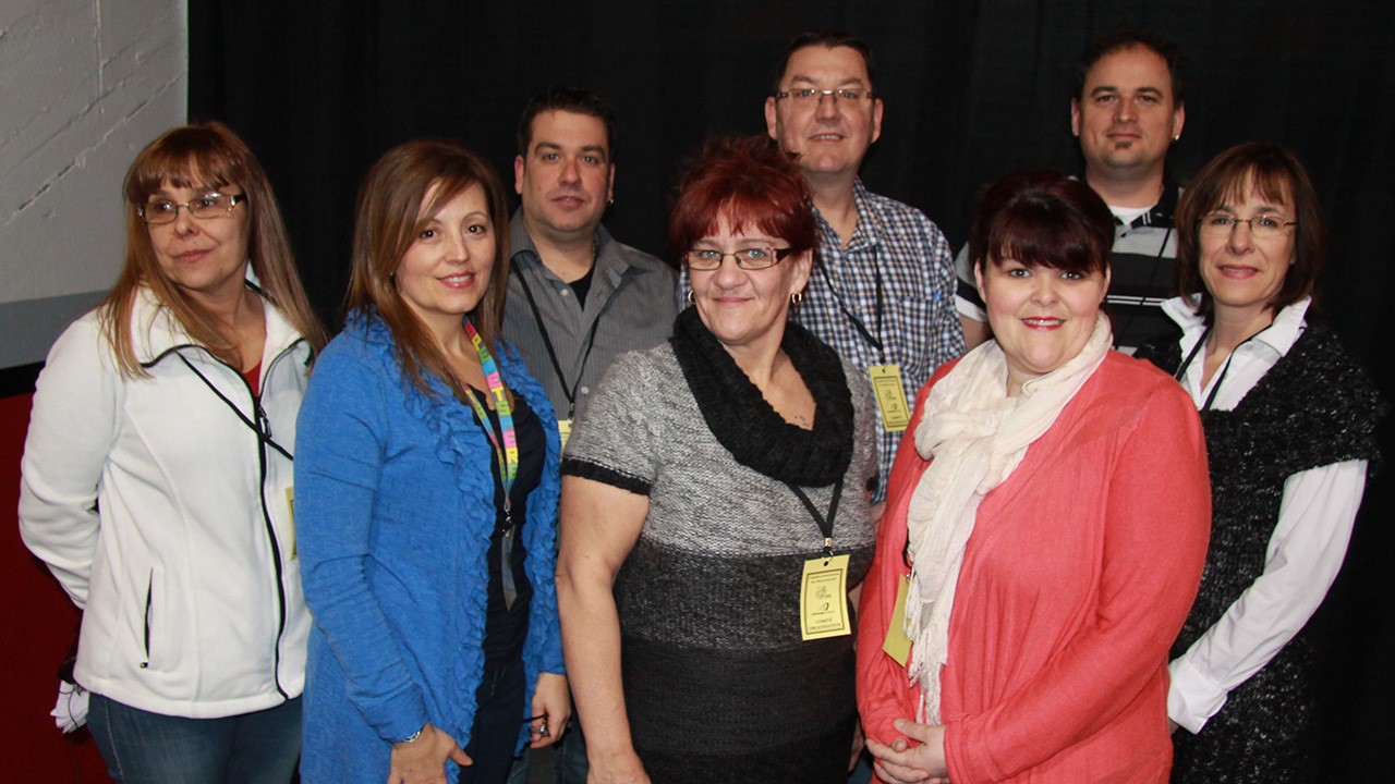 Lyne Beaudoin est en compagnie de ses collègues au sein du comité organisateur, Caroline Samson, Johanne Lessard, Sonia Vachon, Tony Larivière, Pierre Lacombe, Sylvain Couture et Diane Morin. Absente sur la photo, Catherine Laflamme