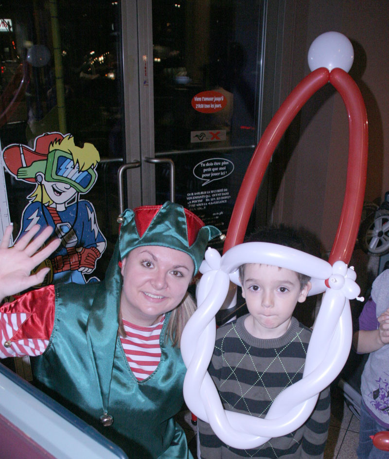 Chatouille en compagnie de Derek Lavoie, 5 ans.