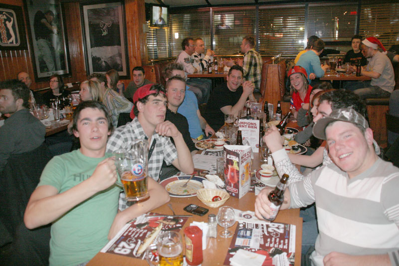 Tout un party de Superbowl pour l’Association des anciens Condors à la Cage